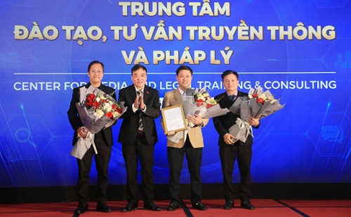 Quyết định Thành lập Trung tâm Đào tạo, tư vấn truyền thông và pháp lý